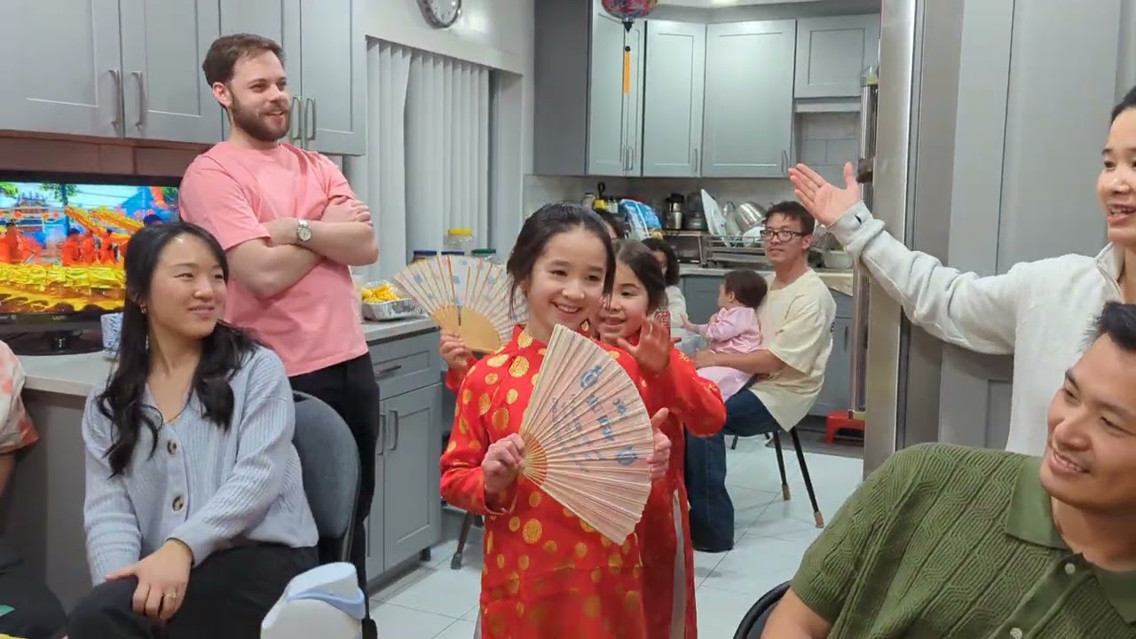 Danica and Skylar dancing chúc tuổi lì xì tết đầu năm 2026 cho các Bác .