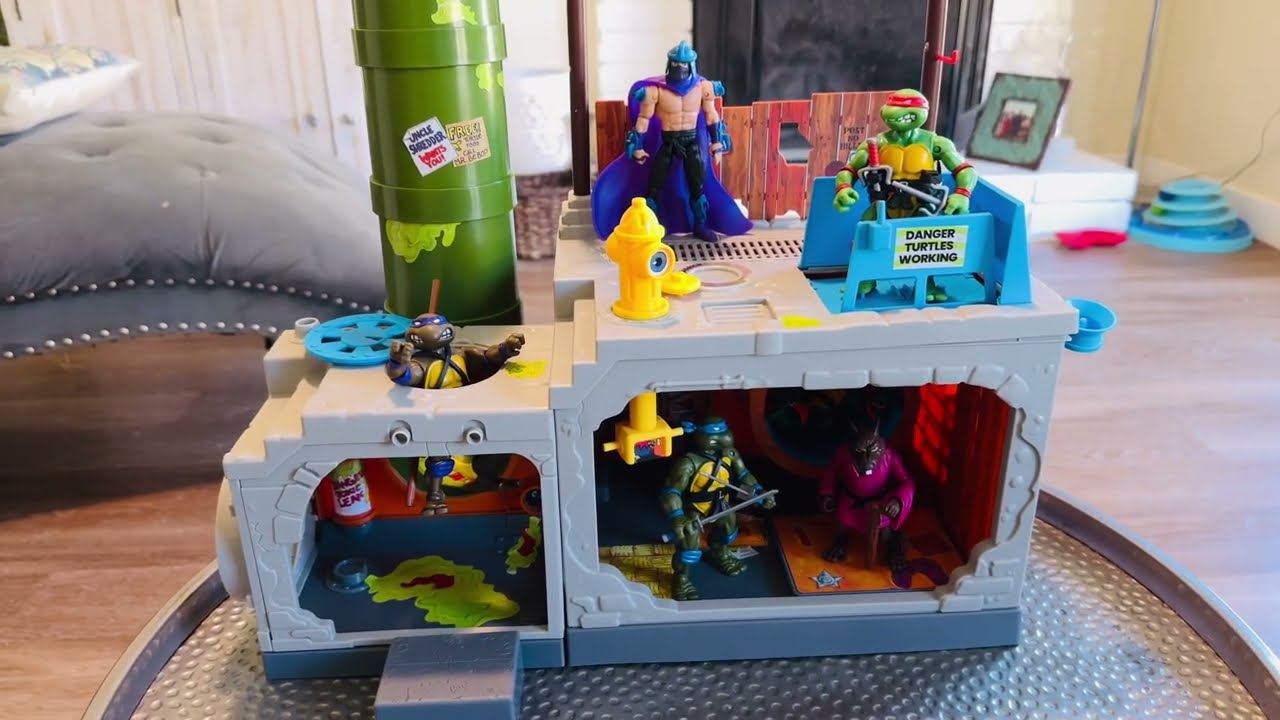 Teenage Mutant Ninja Turtles Classic SEWER LAIR PLAYSET Video Review