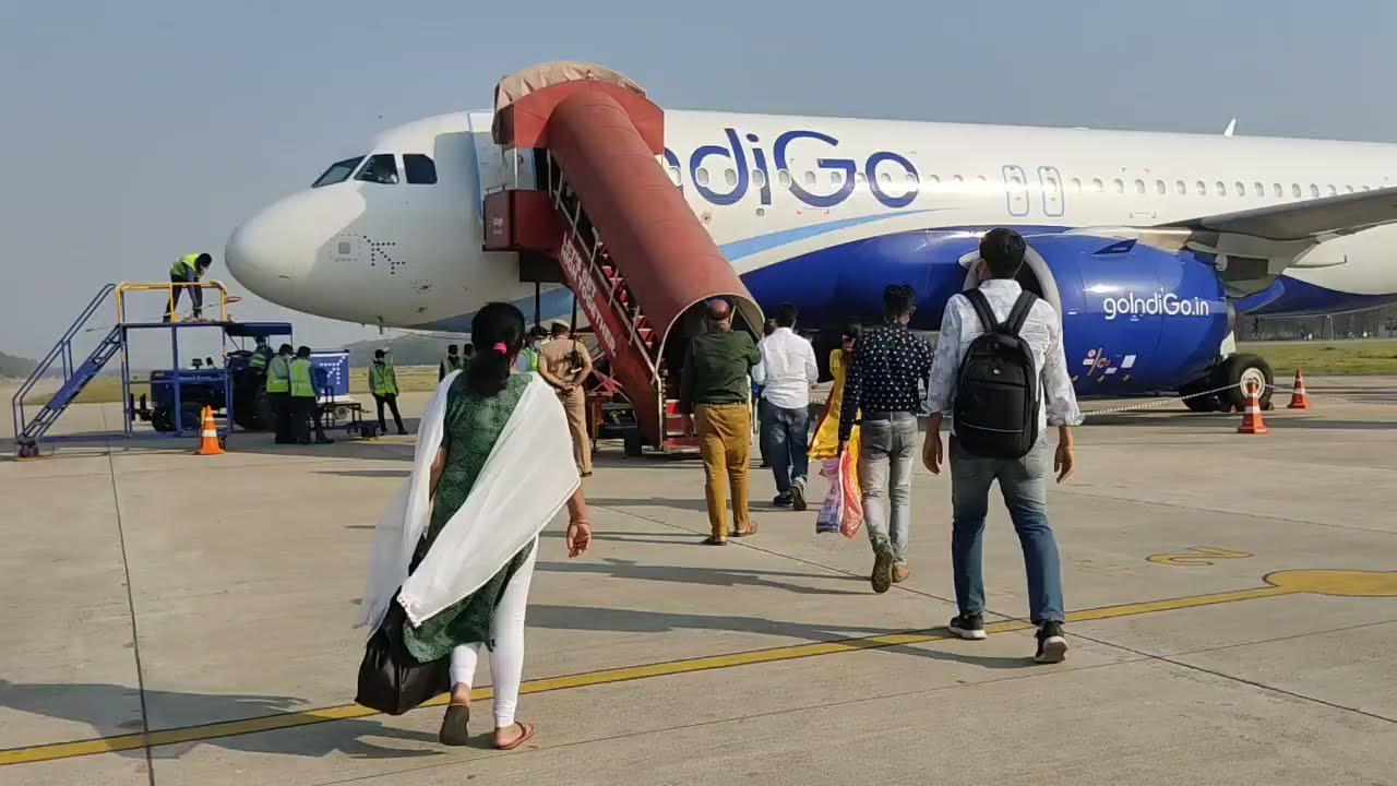 Gorakhpur Airport to New Delhi Airport in Indigo Aeroplane || Full video
