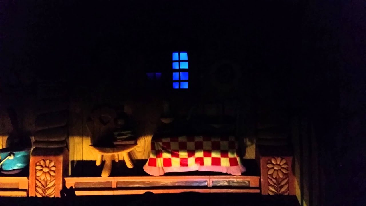 Gardaland 2015 :  Magic House  ||  HD
