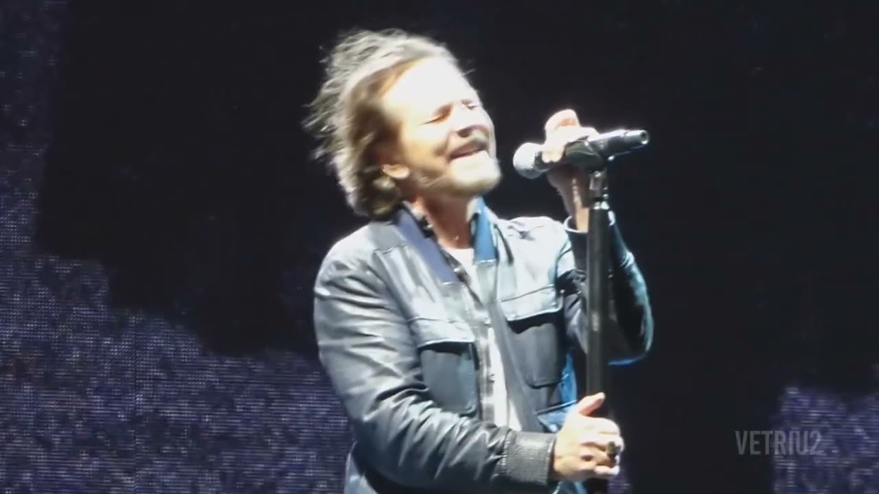 U2  Mothers Of Disappeared Live Eddie Veddor
