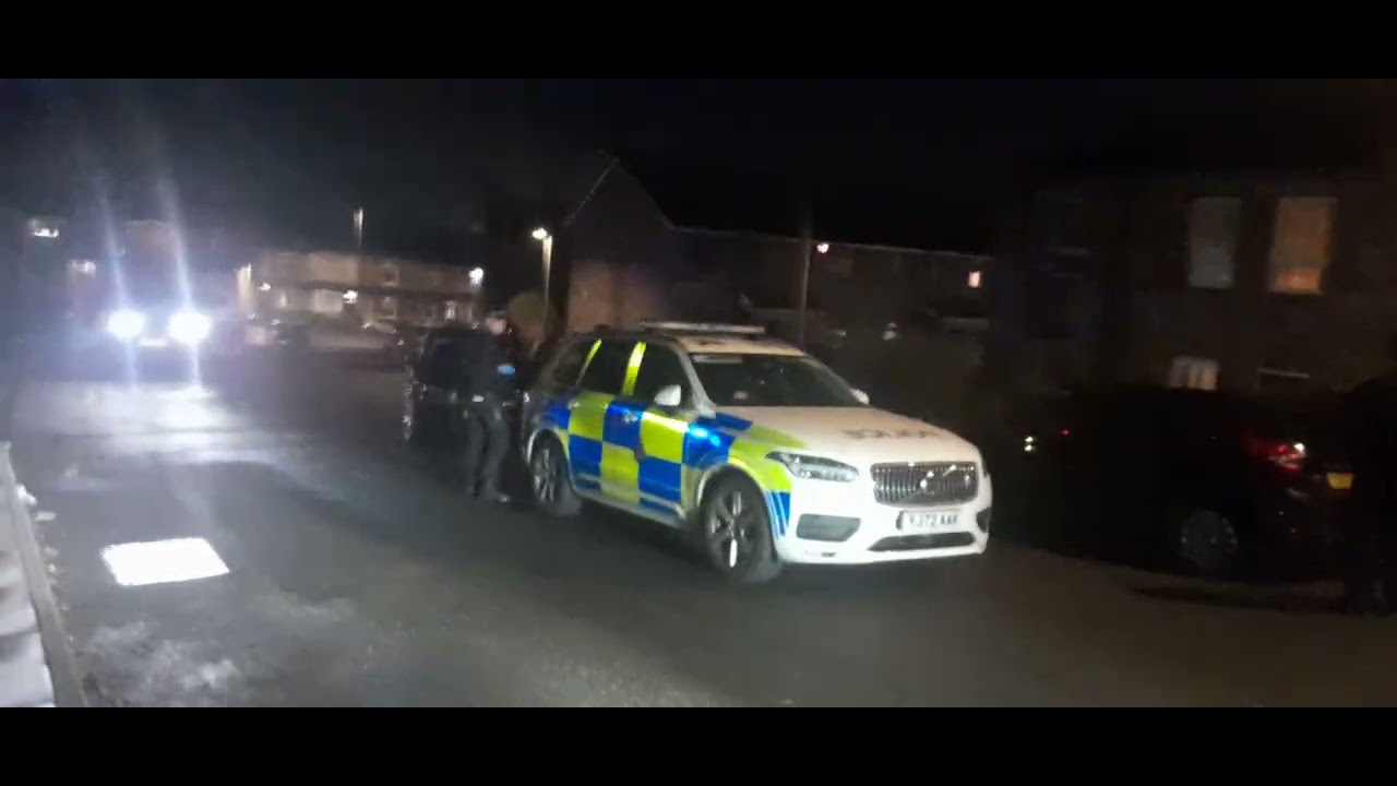 FIRE ARMS POLICE STOP 2 WHITE MALES 1 ARRESTED POLICE TELL ME WHAT TO DO RUDELY AS USUAL