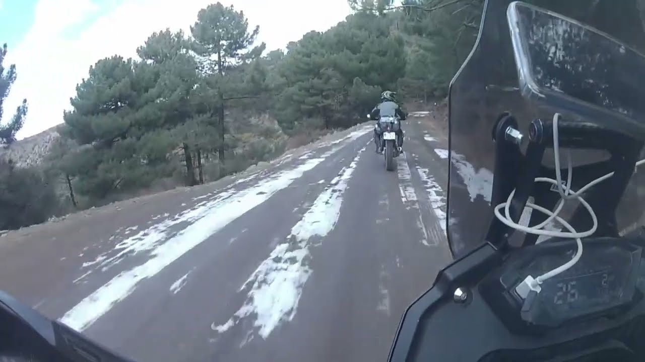 Viaje al desierto de Gorafe día 1 Mitt ds scrambler 125 & Voge 300 rally
