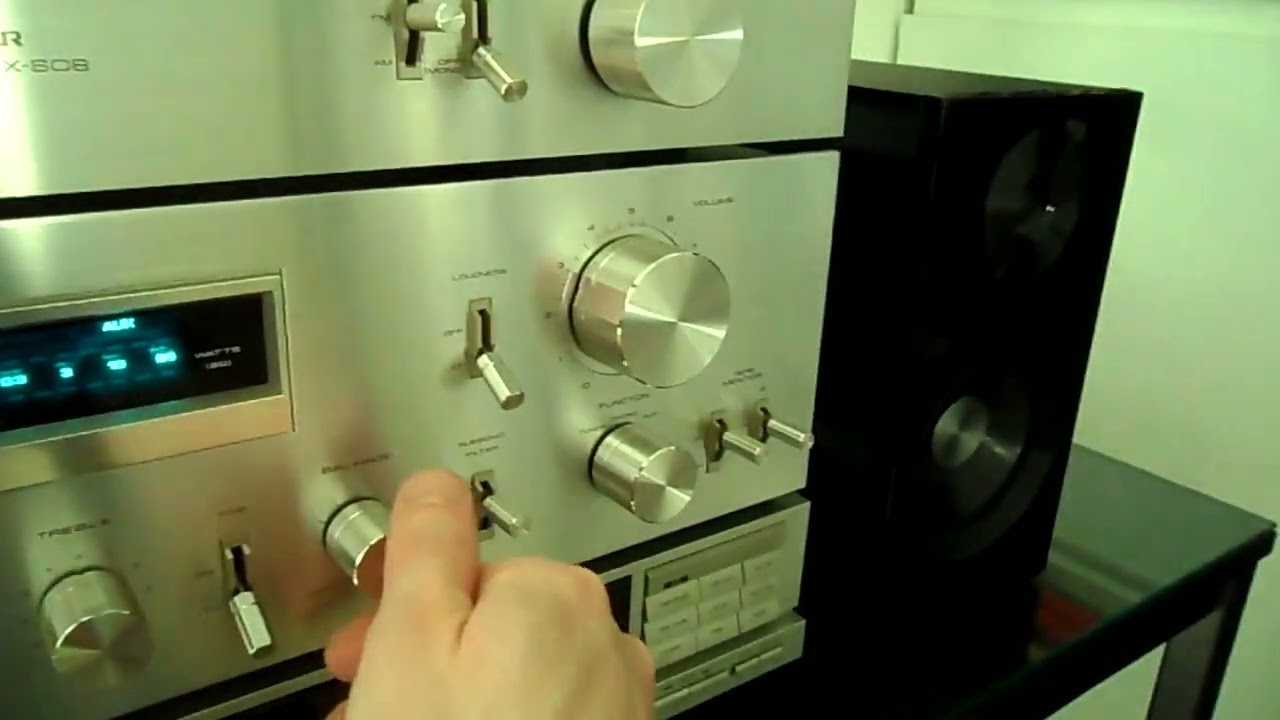 1 Pioneer SA 608 e Technics