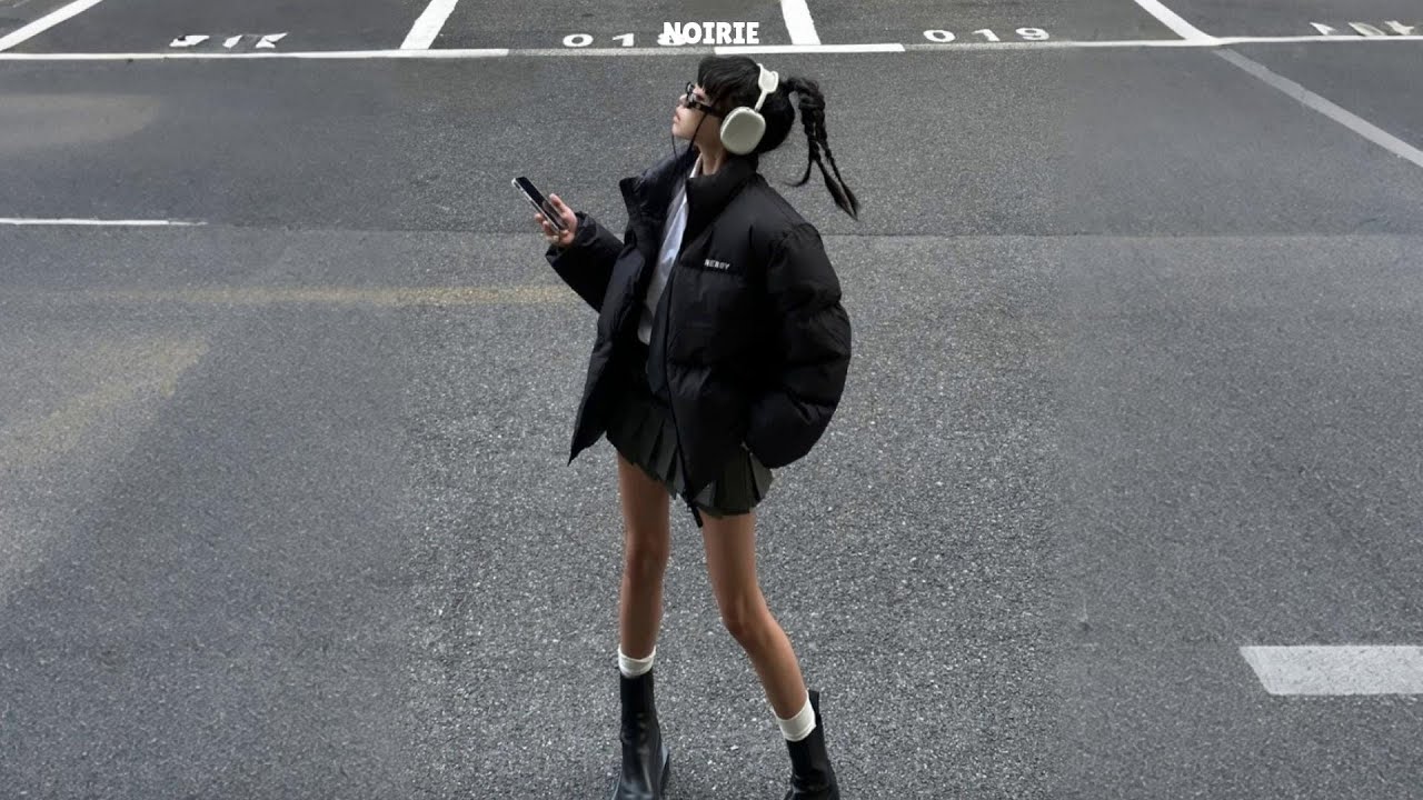 I played it by accident and the vibe?? Unreal… 🎧 ~ Chill Hip-hop, R&B, Indie