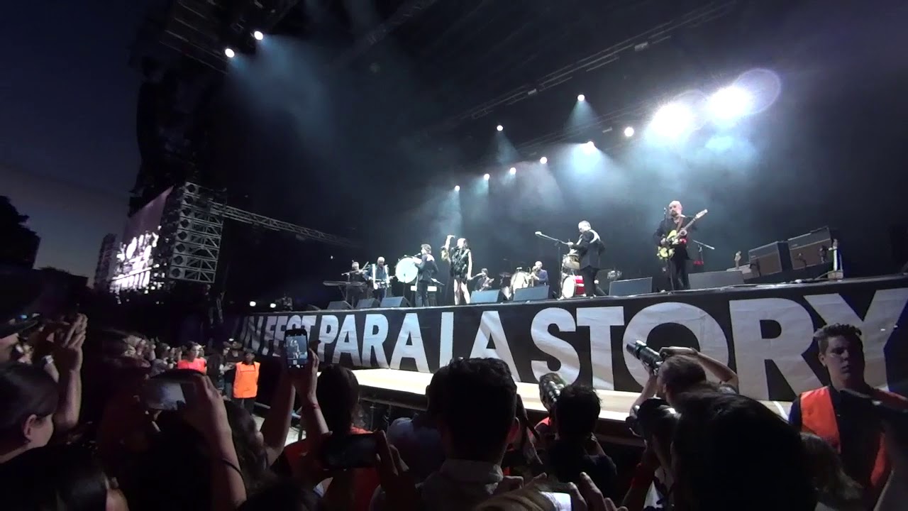 PJ Harvey - Intro + Chain Of Keys - Personal Fest Argentina