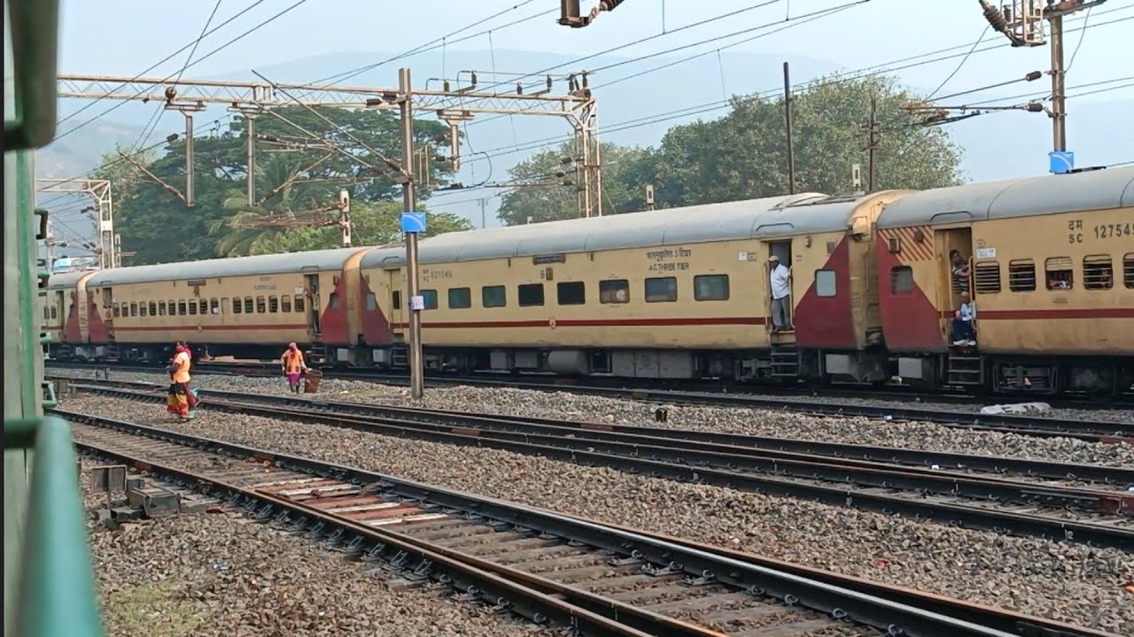 VISAKHAPATNAM TO VIZIANAGARAM FULL TRAIN JOURNEY VLOG ON BOARD 07470 VSKP-PALASA MEMU