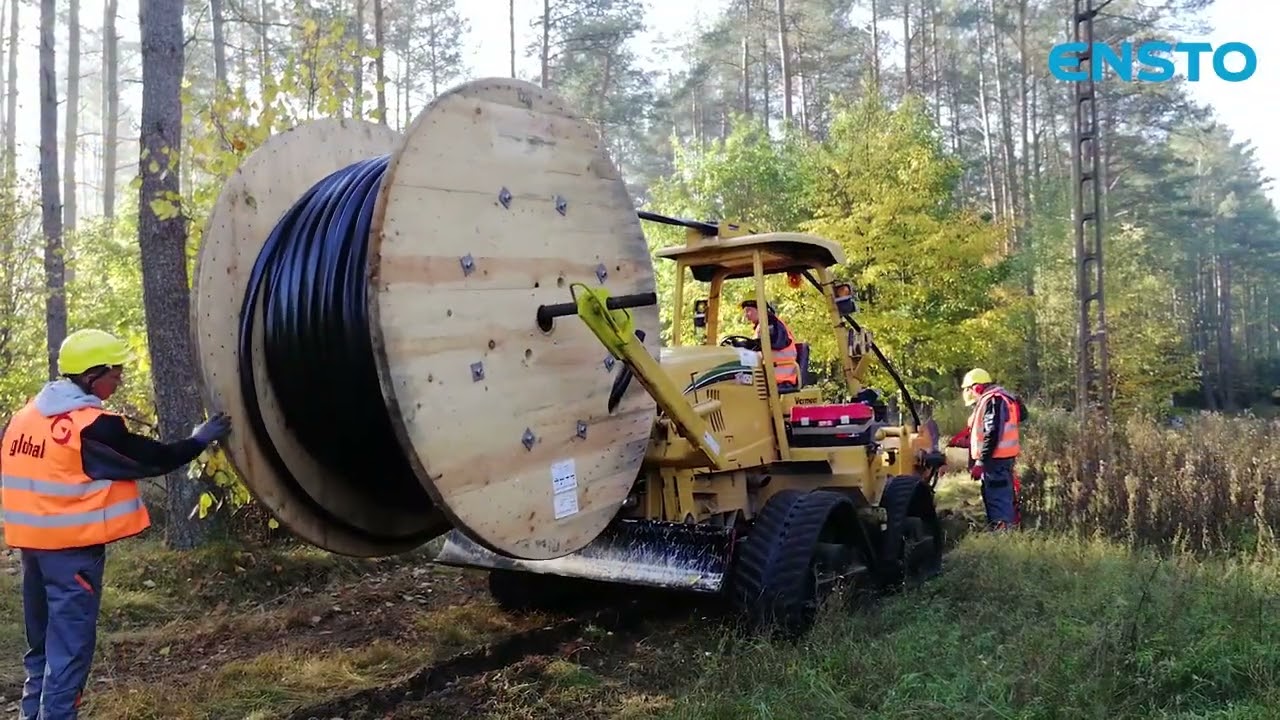 Mechaniczne układanie kabla AXAL TT PRO   Nowy Barkoczyn ENERGA Operator
