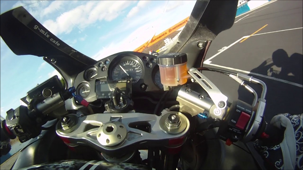 岡山国際サーキット　モトレヴォリューションST1000/オープンクラス　CBR1100XX