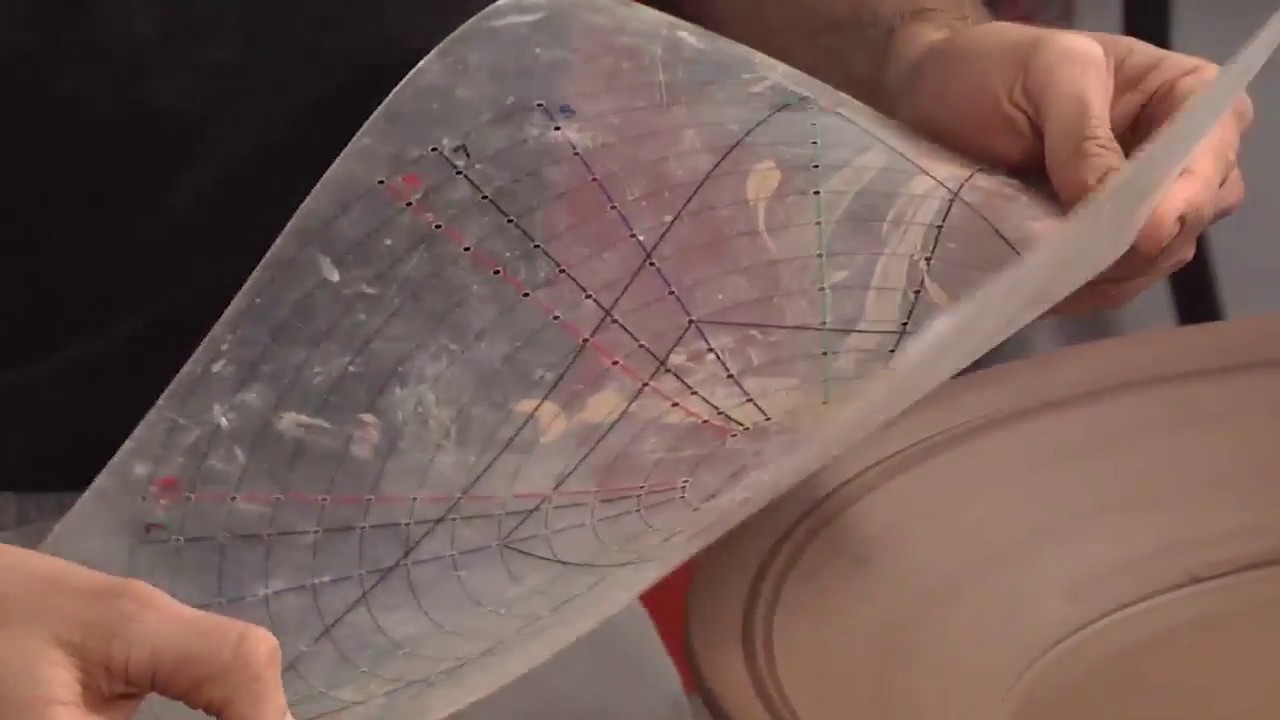 Video: How to Create a Beautiful Lobed Rim on a Wheel Thrown Plate | FORREST LESCH MIDDELTON