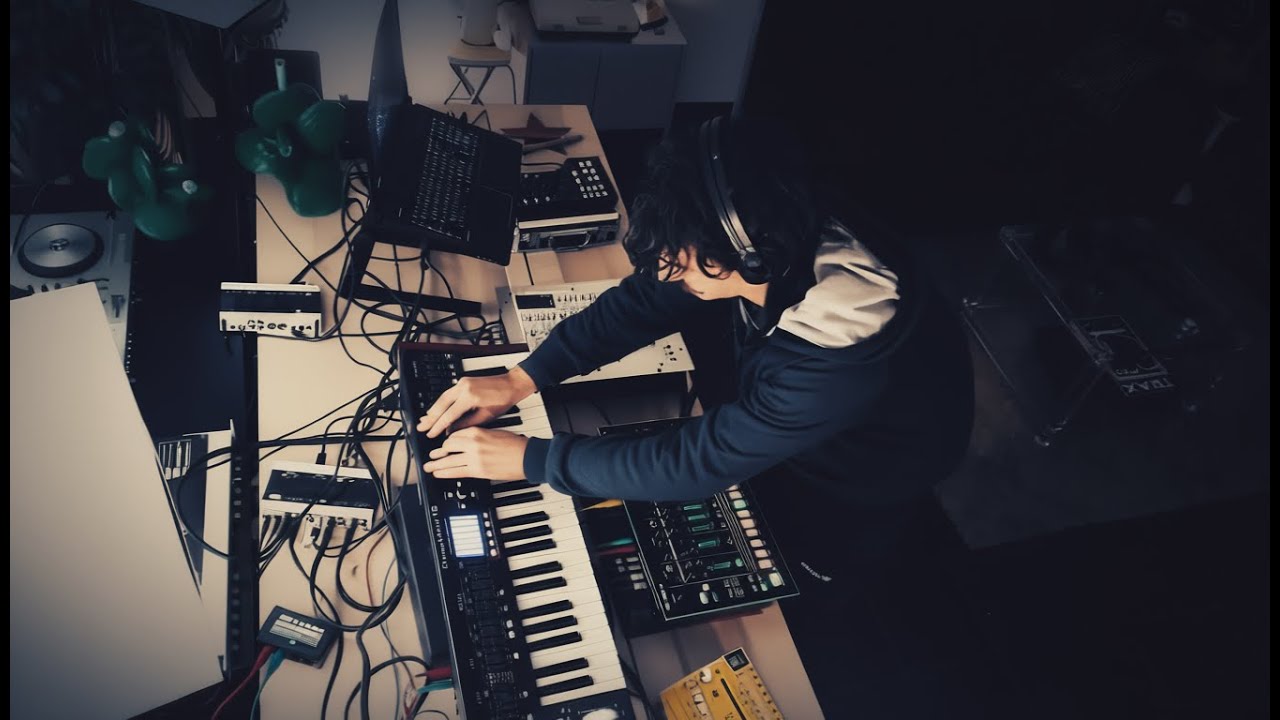 Melodic Jam ( Behringer Deepmind 12 )