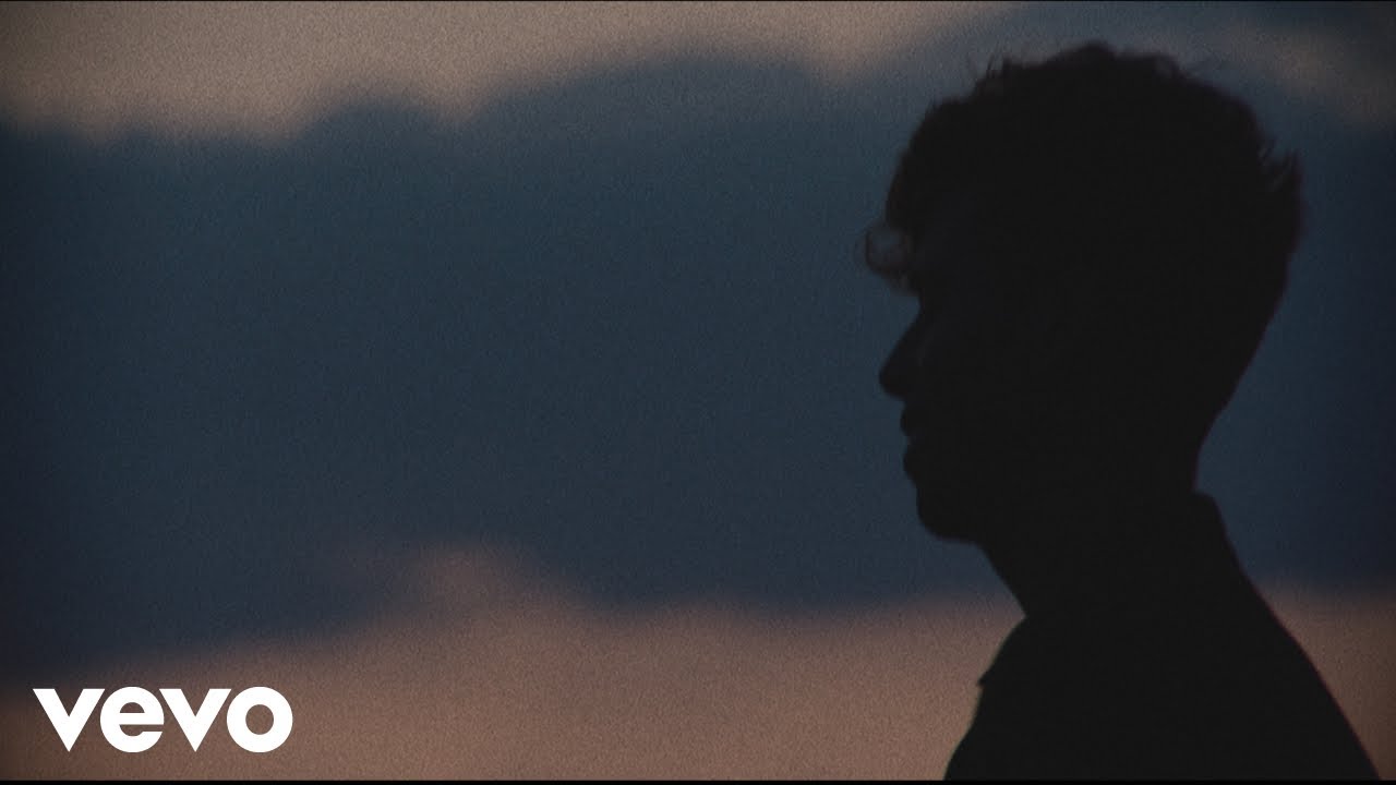 Mads Langer - Eyes Closed