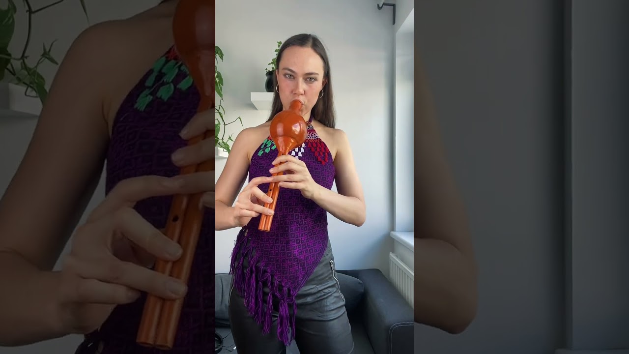 🎶🐍 Trying out the Pungi! #snakecharmer #traditionalinstruments #india