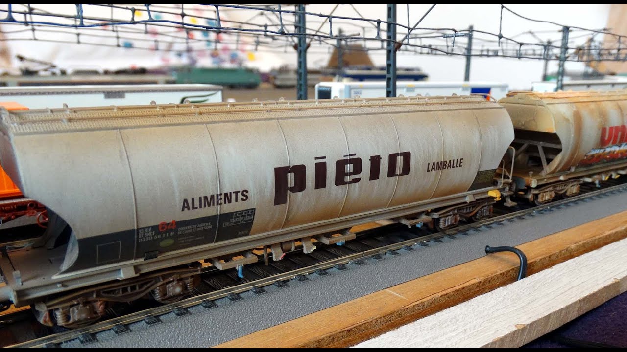 Patine d'un wagon c&eacute;r&eacute;alier &agrave; parois bomb&eacute;es Jouef/Hornby 