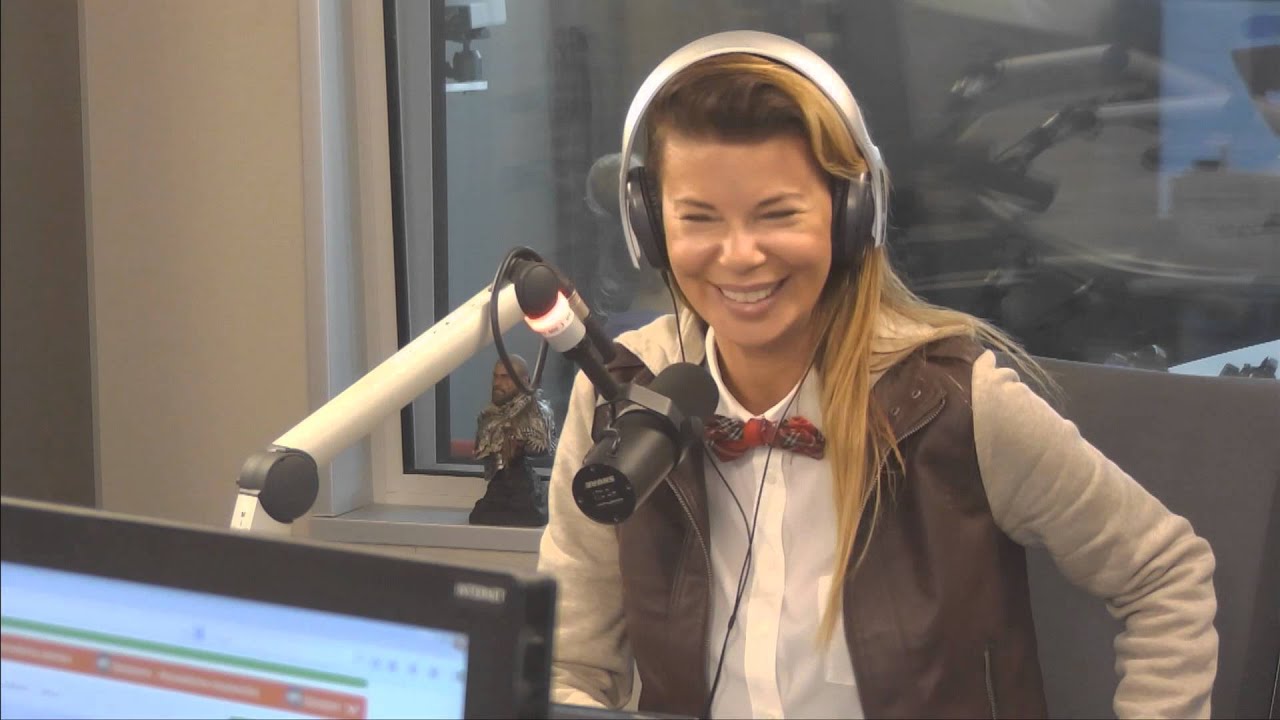 Edyta Górniak płacze ze wzruszenia w czasie premiery singla 