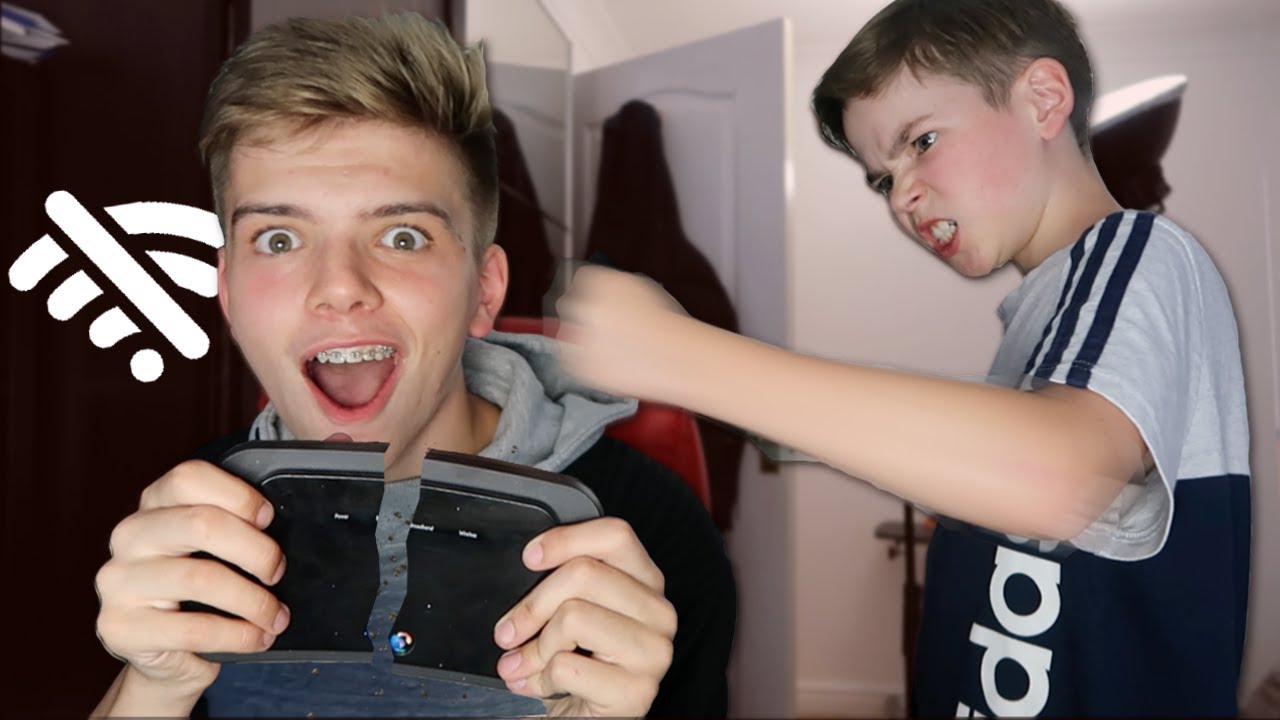 IGNORING MY LITTLE BROTHER FOR 24 HOURS! (I Turned Off the Wifi during FORTNITE) *PRANK*