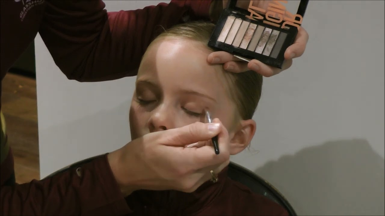 MAKE UP TUTORIAL