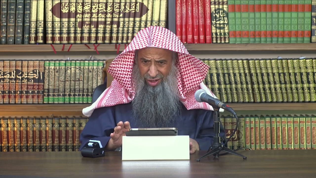 ما حكم كتابة المعلم لعلامات التصحيح فوق آيات القرآن؟
