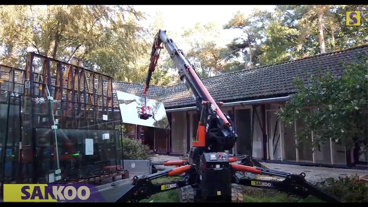 Minihijskraan in beeld - Glas plaatsen met de Sankoo Bg Lift M250 Minihijskraan - Sankoo.com