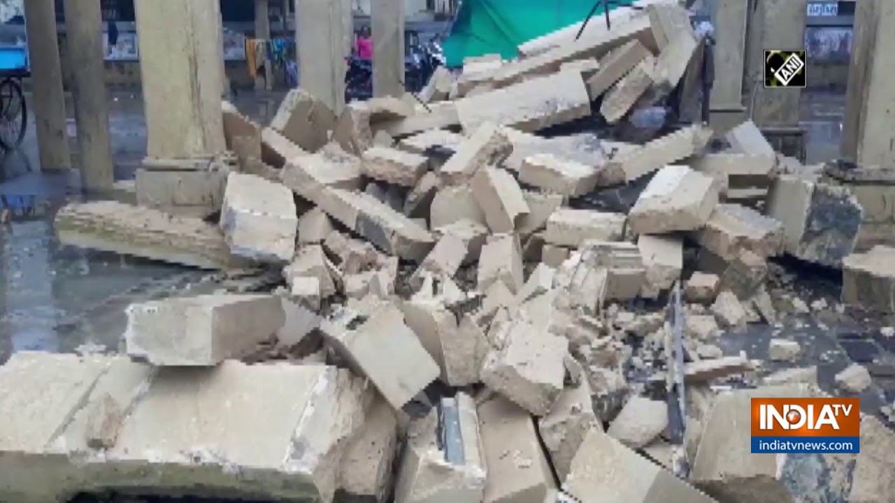 Knee-deep water on Dwarka roads disrupts normal life