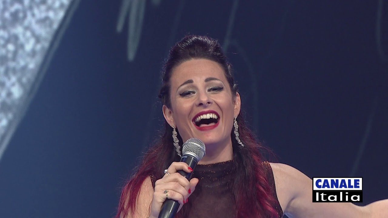 Omar Lambertini (canta Daniela) "Cosa ti aspetti da me" | Cantando Ballando (HD)