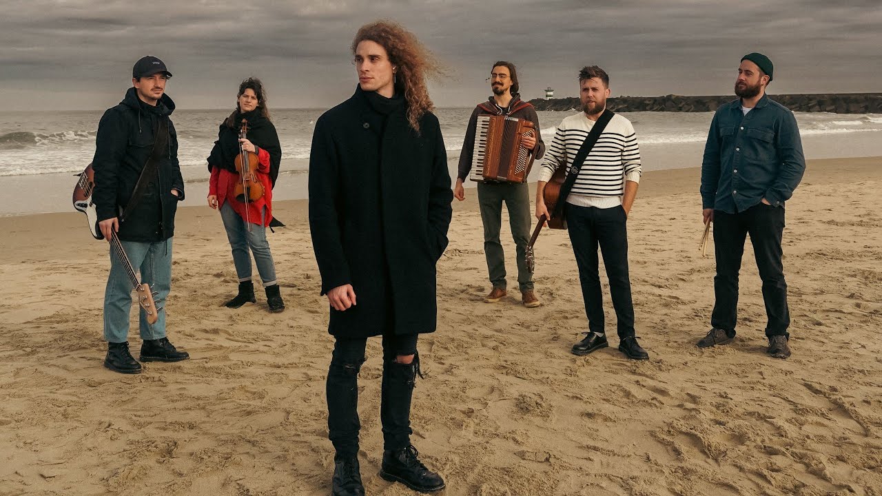 The Rumpled - Far Away (Official Video)