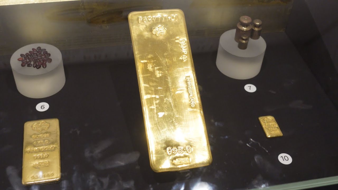 Glittering GOLD BAR At The Bank of England Museum