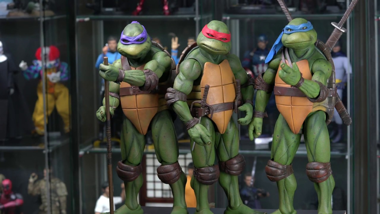 NECA 1/4 Scale 1990 TMNT Leonardo Action Figure 4K