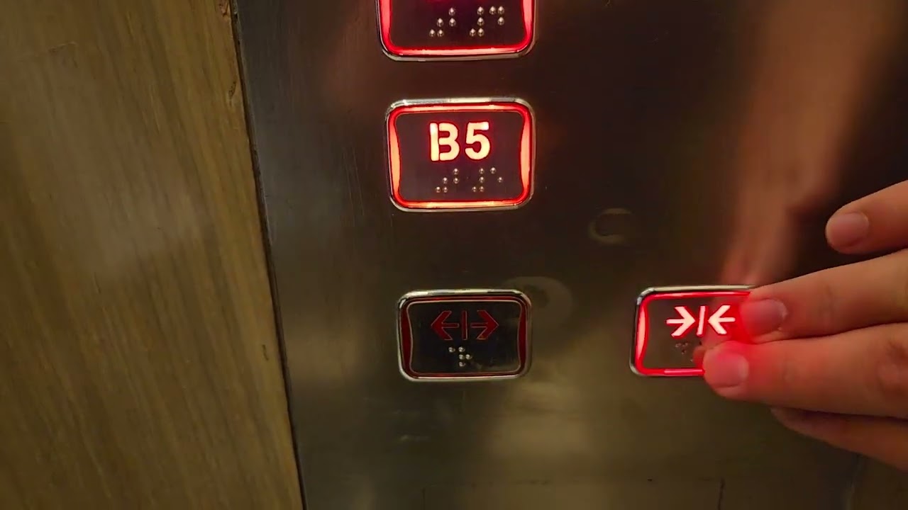 서울특별시 강북구 도봉로 62 (미아동) 롯데백화점미아점 나머지구간 8 쉰들러엘리베이터 경고스티커 및 알림음 교체후 탑사기 (1)