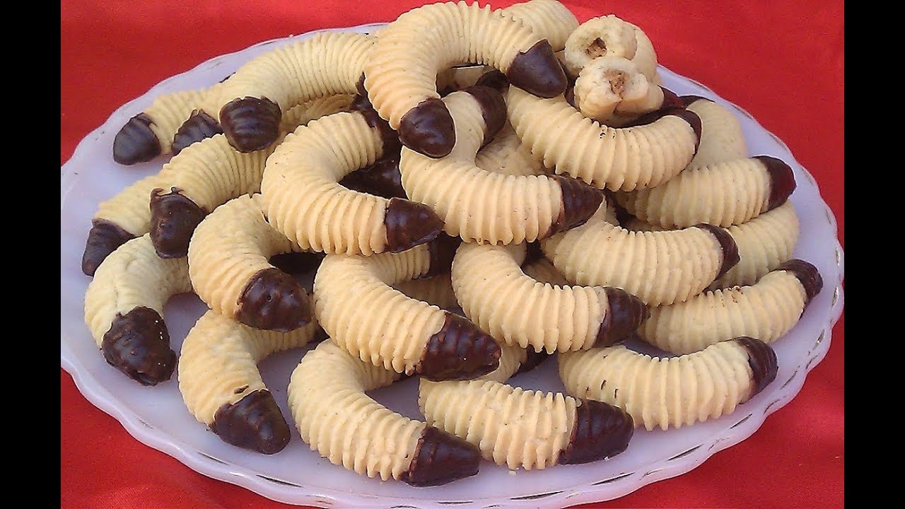 حلويات العيد حلوة بدون طابع بدون زبذة وببيضة واحدة كتجي هشيشة ولذيذة واقتصادية