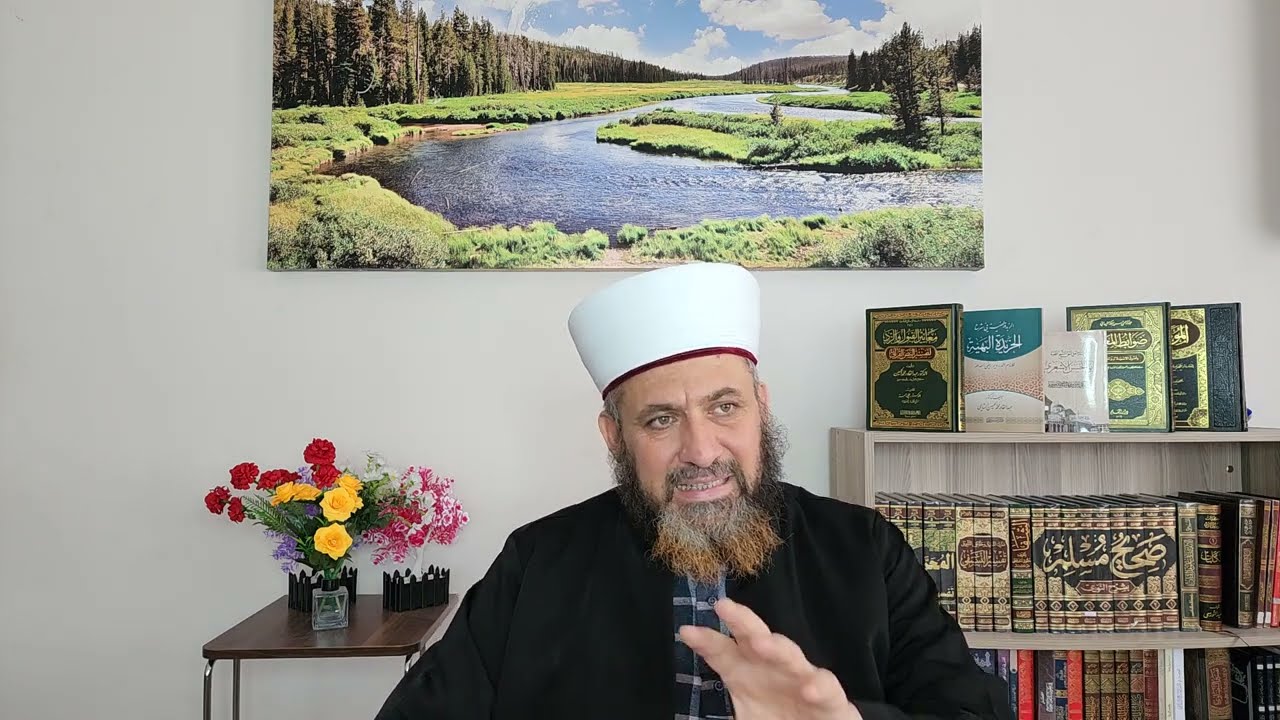 لبس الأساور والقلائد والسلاسل والمعادن النفيسة  للرجال والنساء