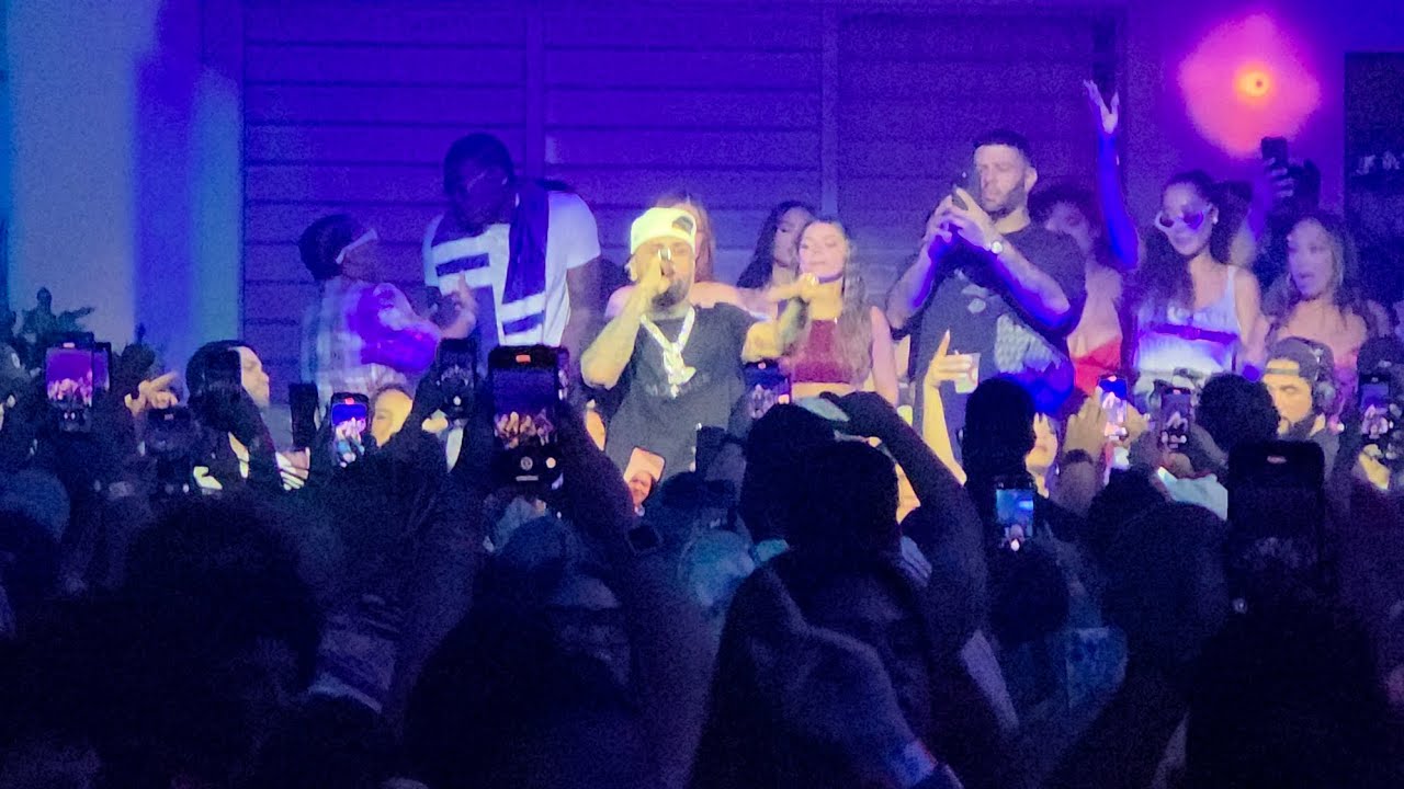 Nicky Jam &times; Bad Bunny La Residencia En El Choli 