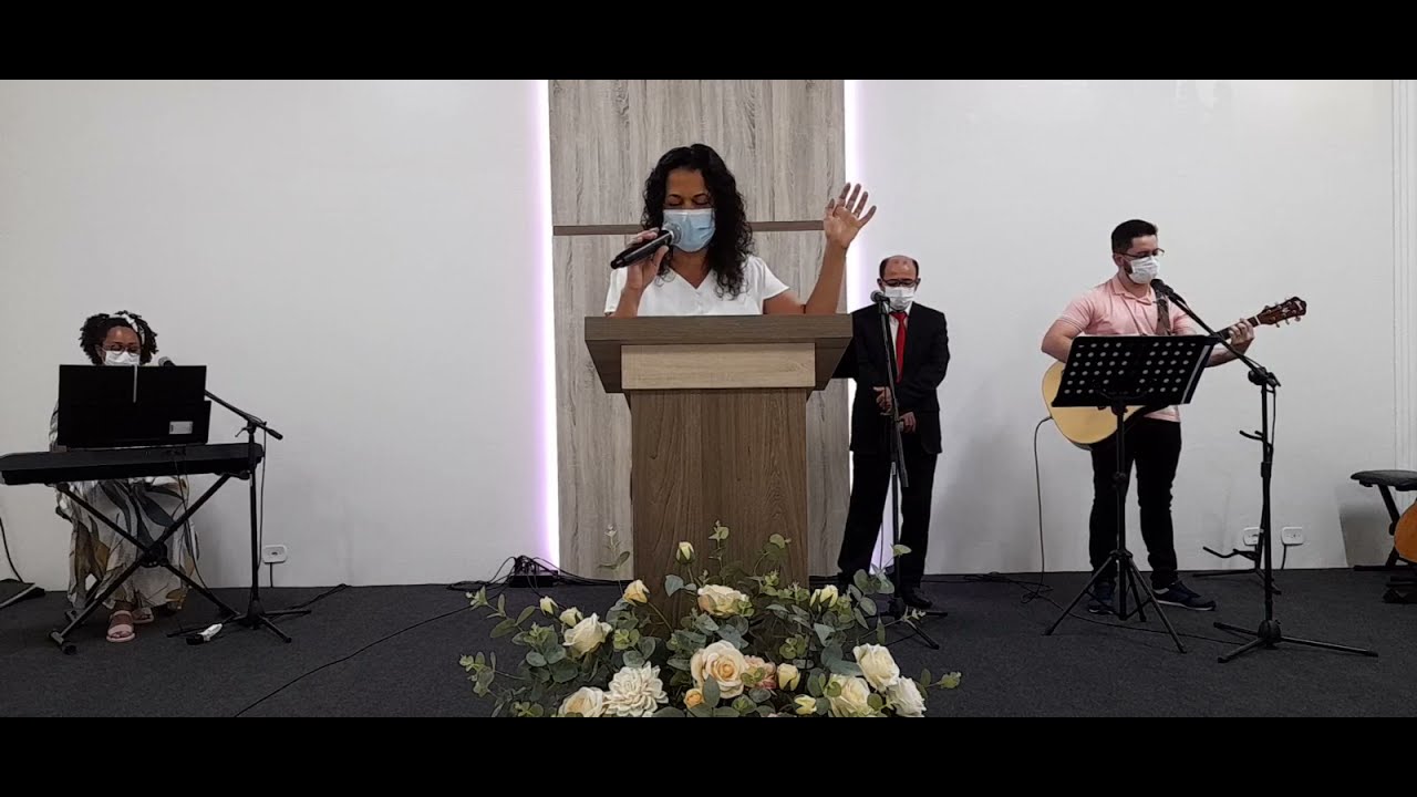 Abertura culto da Família - Pastora Lussimar - dirigente
