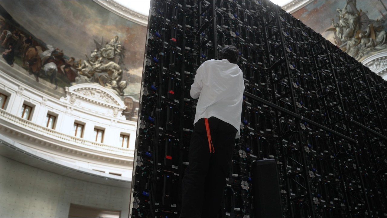 Sur le montage de &laquo; Clair-obscur &raquo; &agrave; la Bourse de Commerce