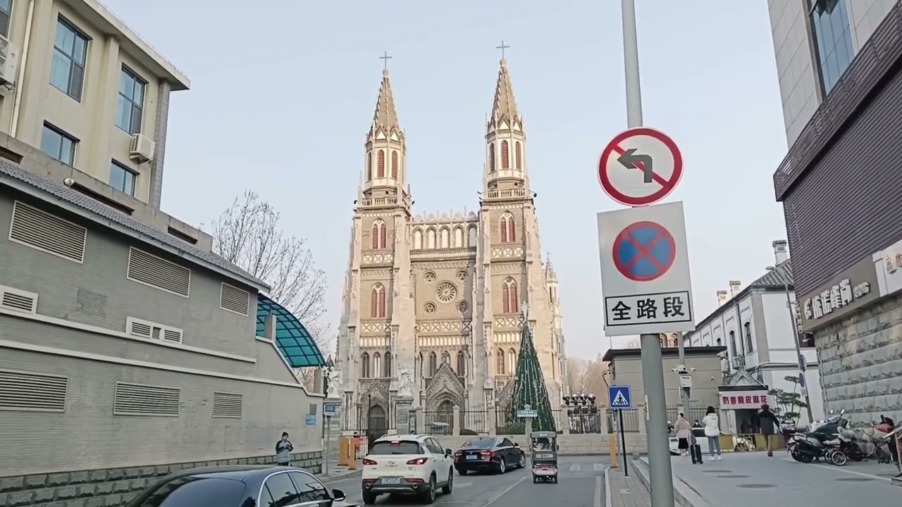 哥特式百年老建筑，国家重点文物保护单位，济南洪家楼教堂