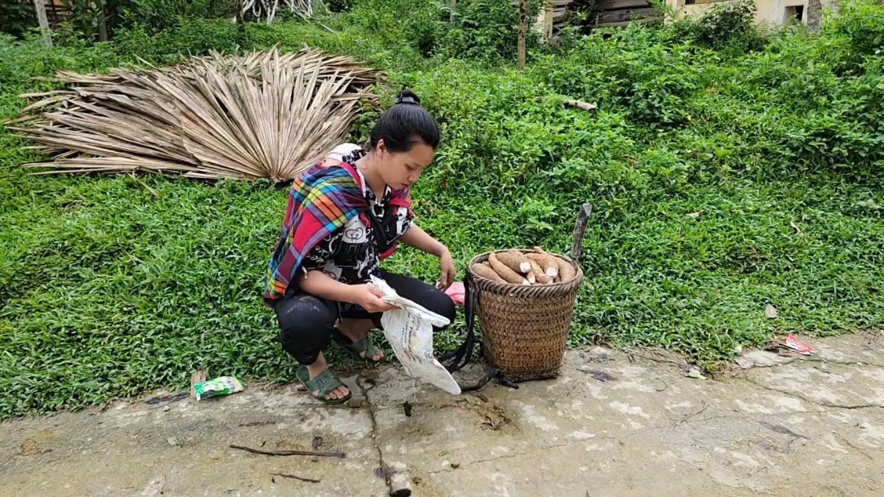 Single mother digs cassava to sell and goes to the market to buy clothes for her children.