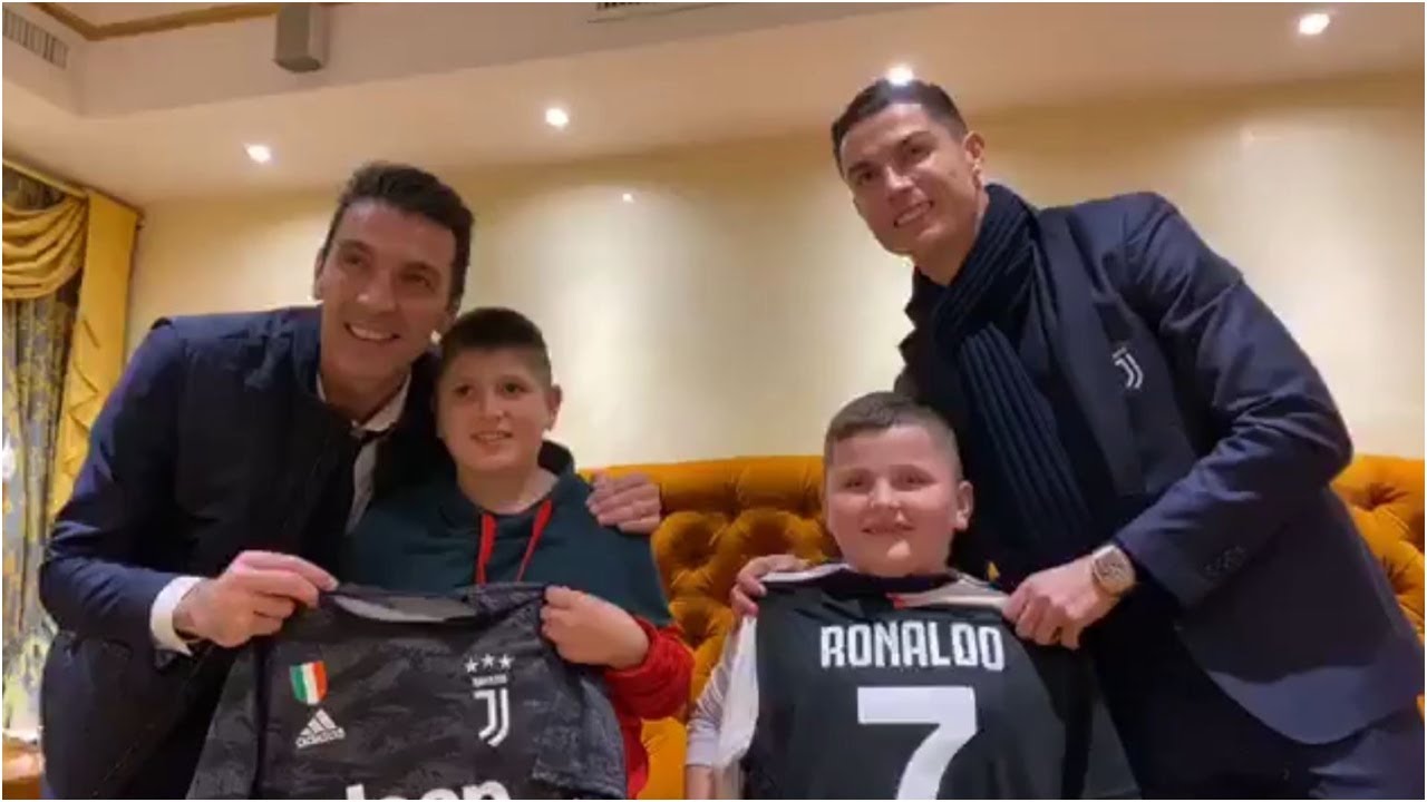 Rama surprizon femijet që shpetuan nga termeti, takojne Ronaldon e Buffon | ABC News Albania