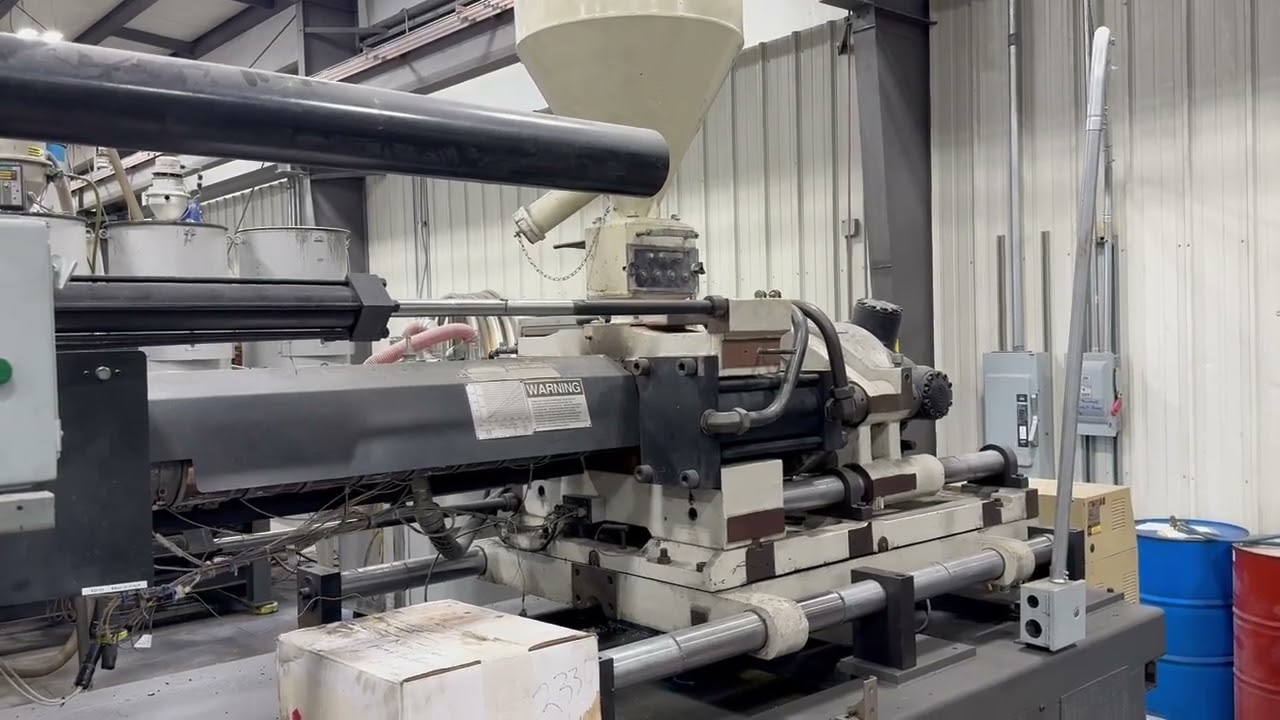 1995 Cincinnati Milacron VT550-54 plastics injection molding machine | Lot 11905 | Orbitbid