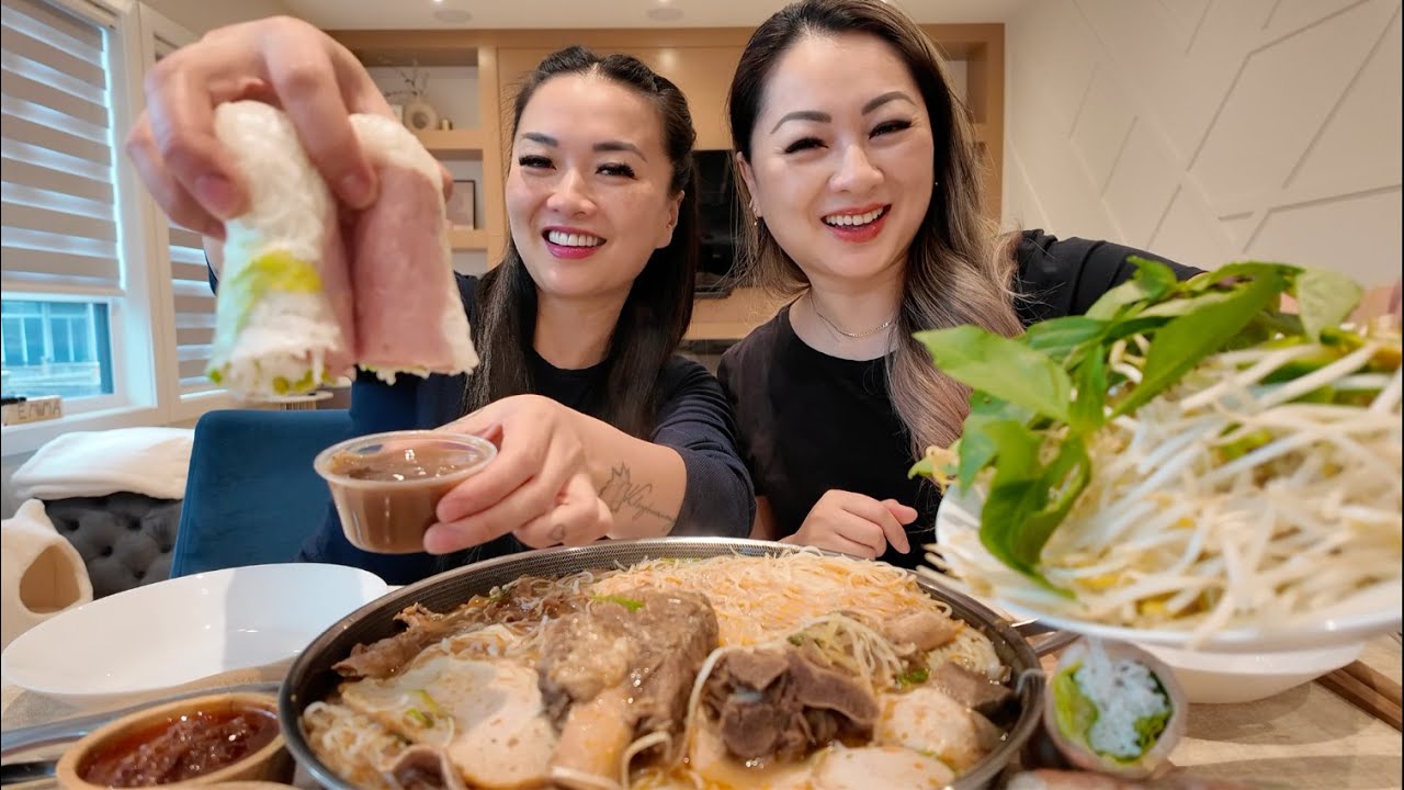 PHO SISTER'S MUKBANG (Would you rather? Christmas edition) | SASVlogs