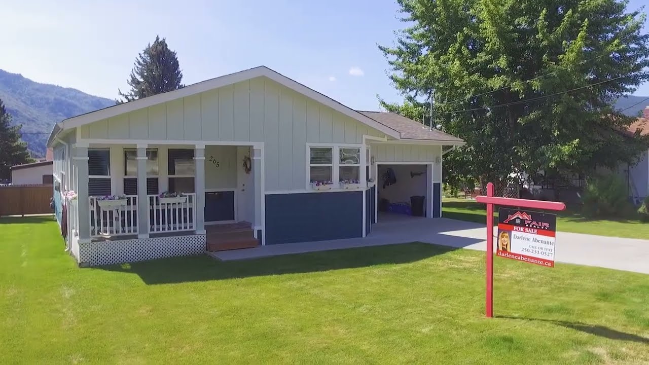 265 10th Ave Montrose, BC