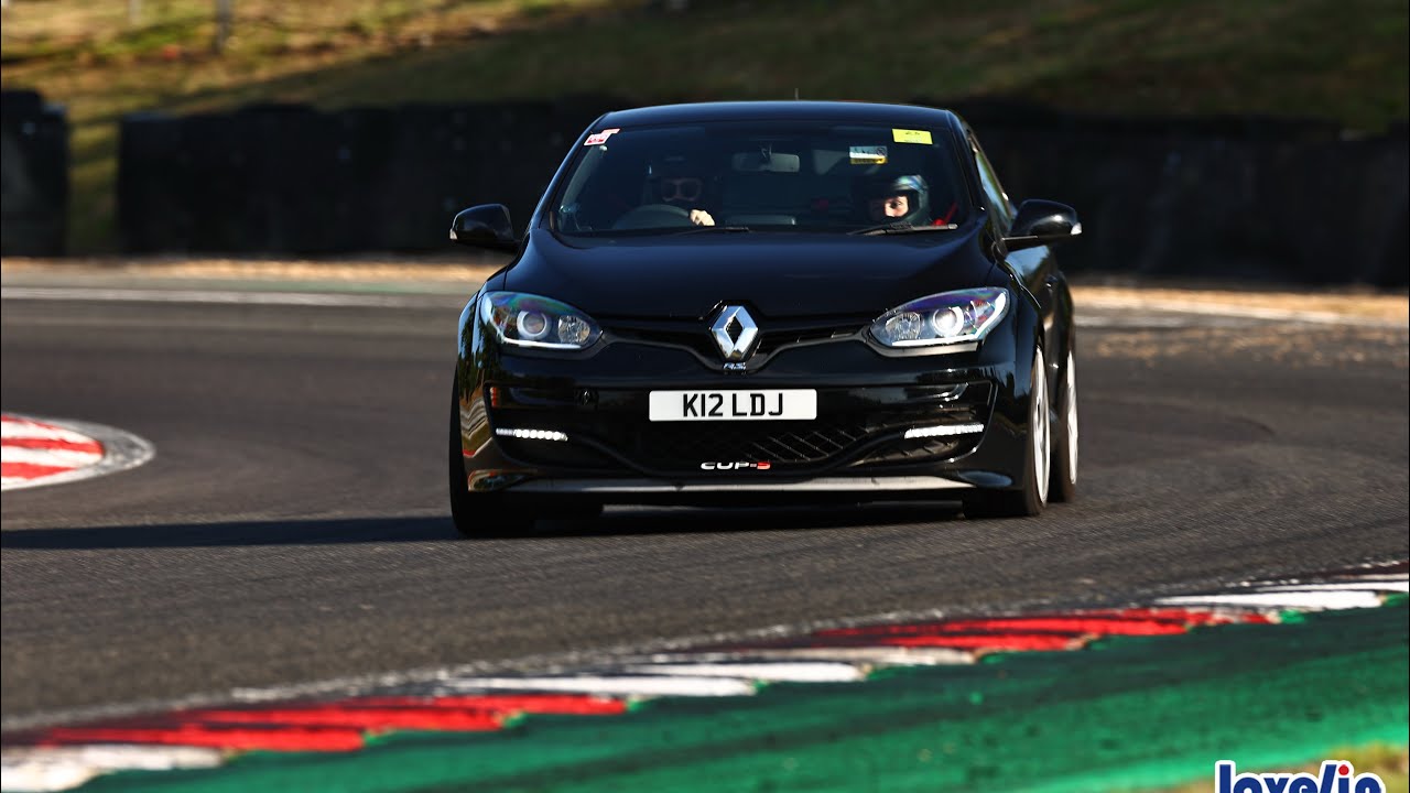 Chasing an Alpine A110 in a Megane 275 Cup-S, Brands Hatch indy