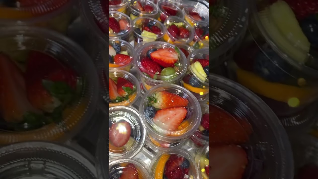 Fresh fruit cups