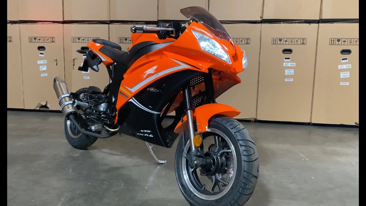 Знакомство с мотоциклом Venom x18 50cc, разрешенным к использованию на дорогах общего пользования...
