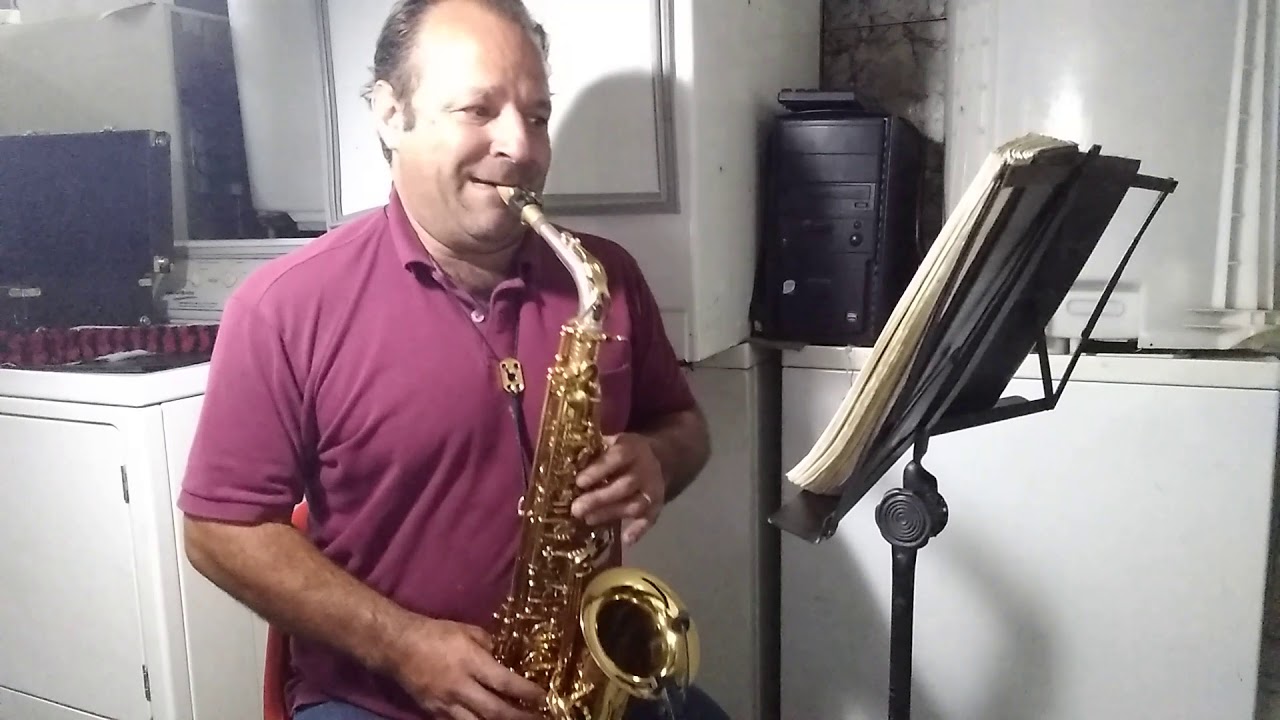 Hino 105 sax alto