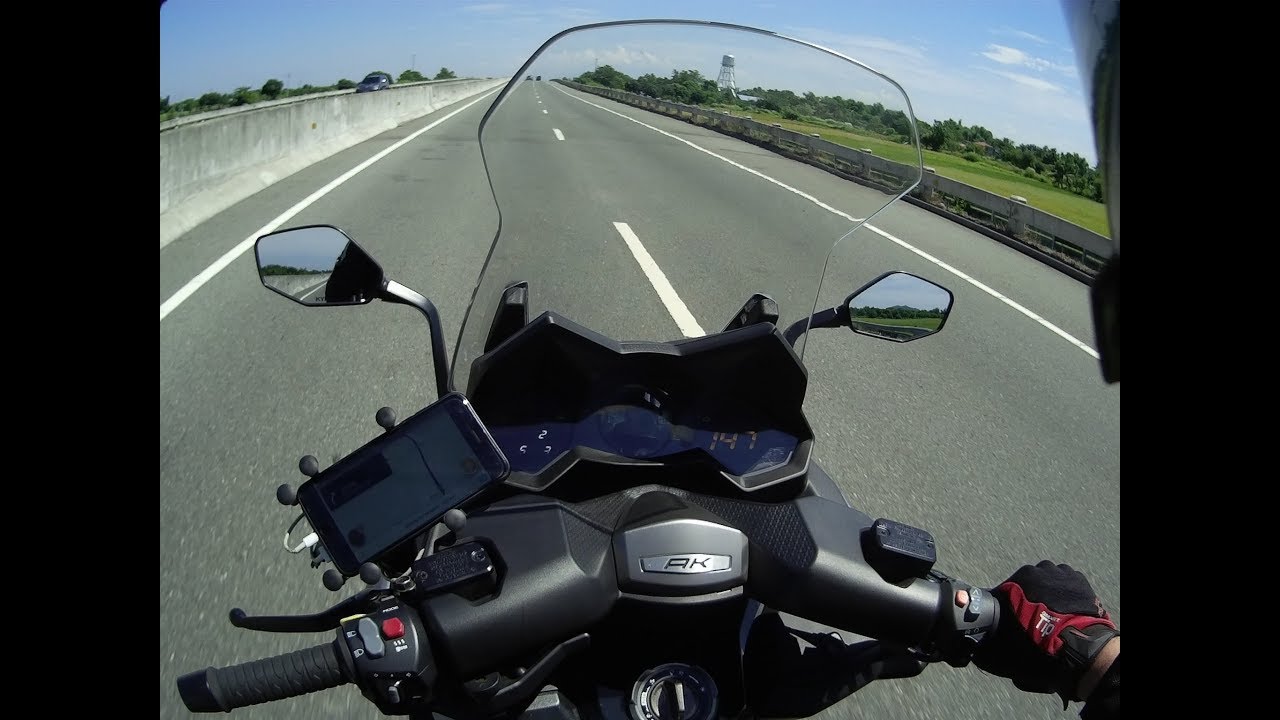 Talking about the AK550 max speed and the differences between the TMAX and the AK550,,This is BIG P,