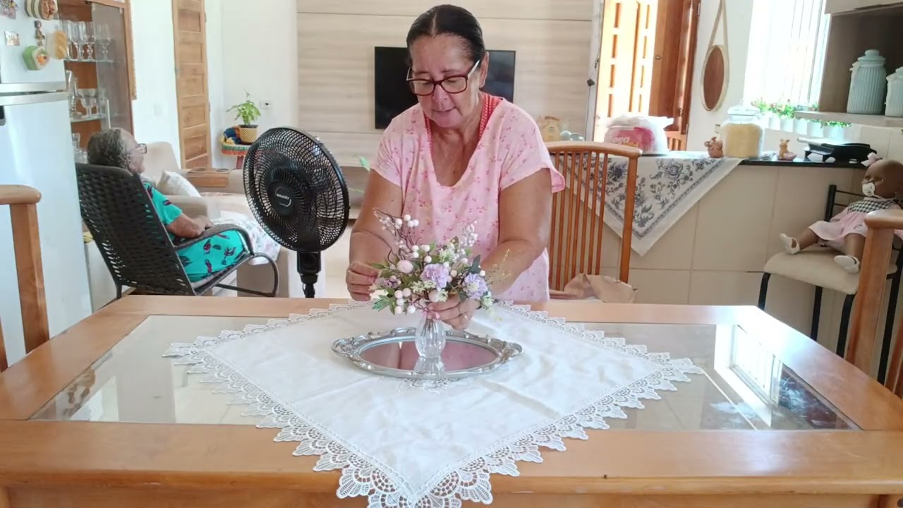 #DECORANDO UM CENTRO DE MESA#CANTINHO DO CAFÉ#BANCADA