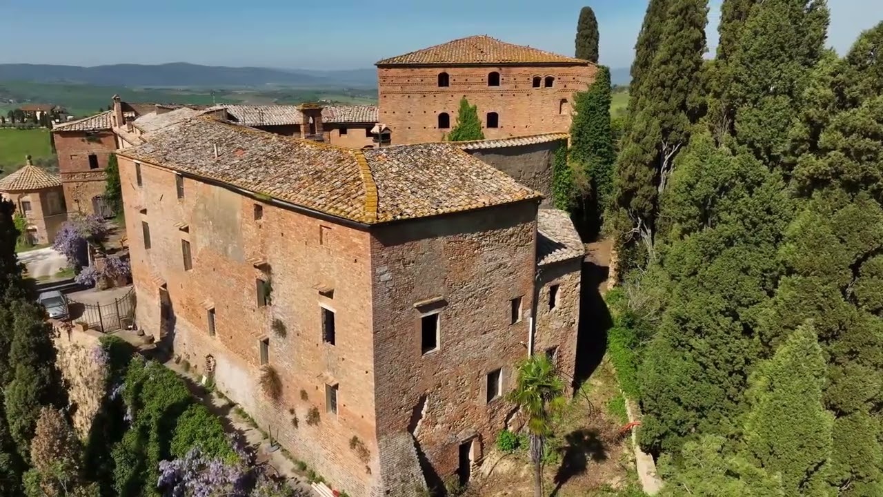 Montalcino – Castello Storico da Ristrutturare