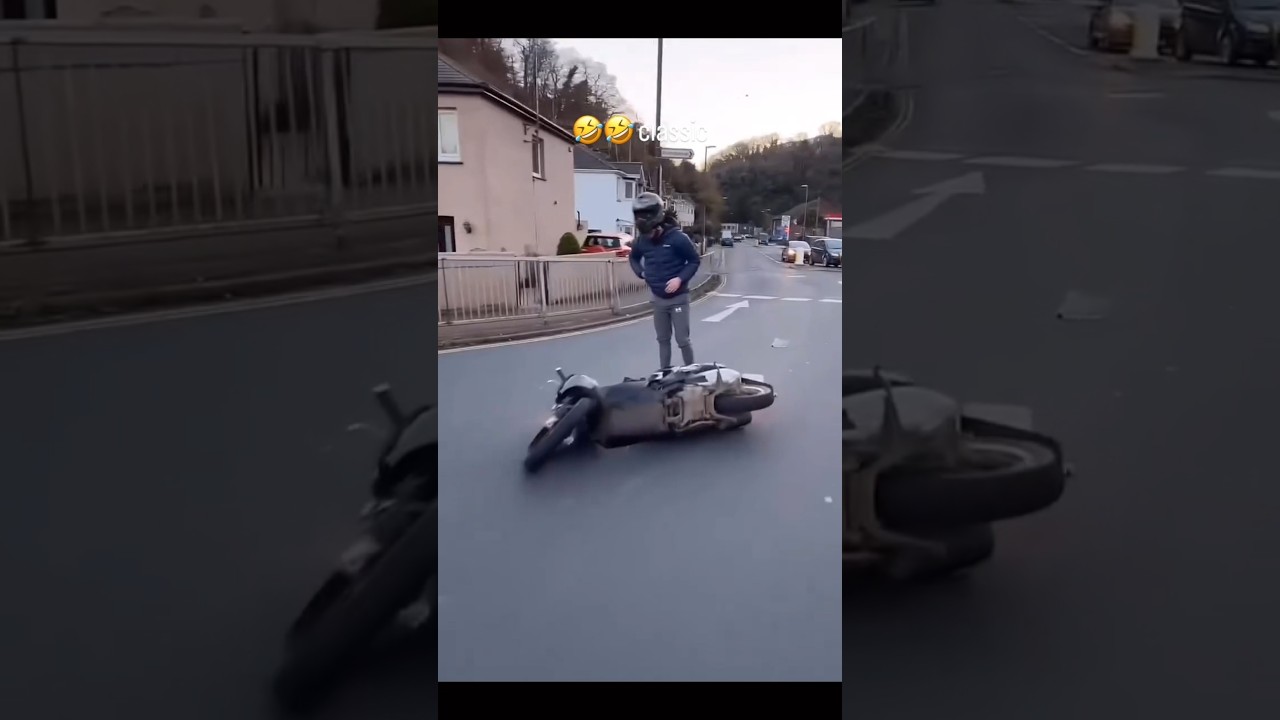 50cc Moped crash 😂 #bikelife #50cc #125cc #crash #shorts