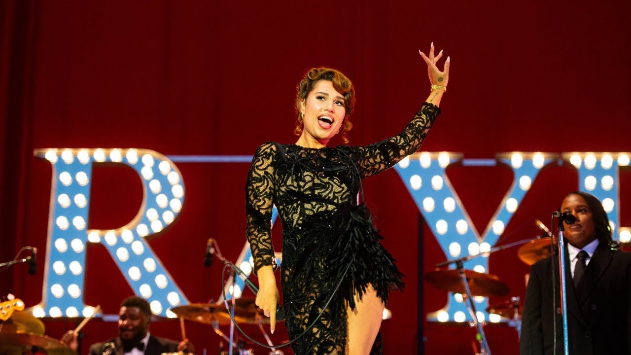 Découvrez la success story de Raye ✨