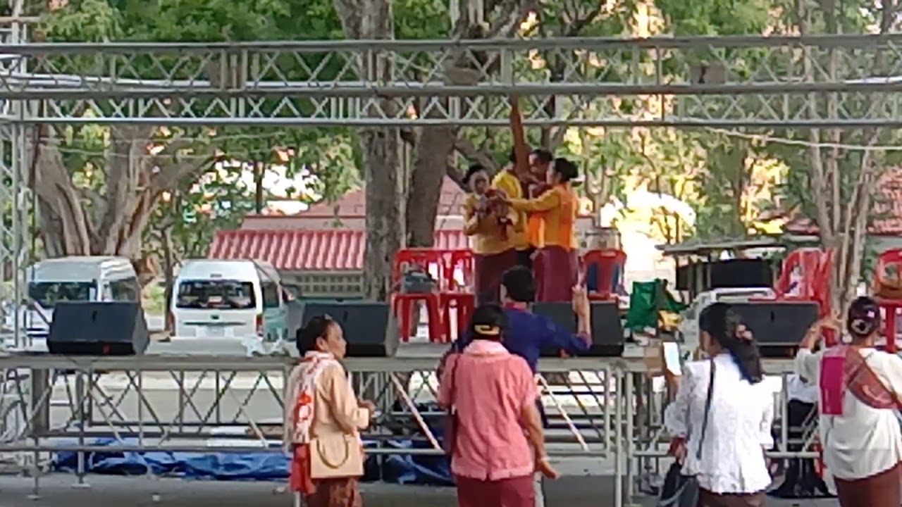 เดินกลอนฮ่าว ๆ ทำนองหรือจังหวะพุทไธสง หมอลำสำราญ หมอลำสมส่วน หมอลำสายทอง หมอลำอ้ม